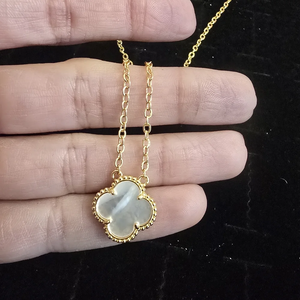 Elegant L'azurde Gold Necklace with Mother of Pearl Pendant